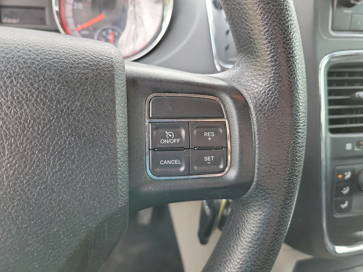 2013 Dodge Grand Caravan SE thumbnail 21