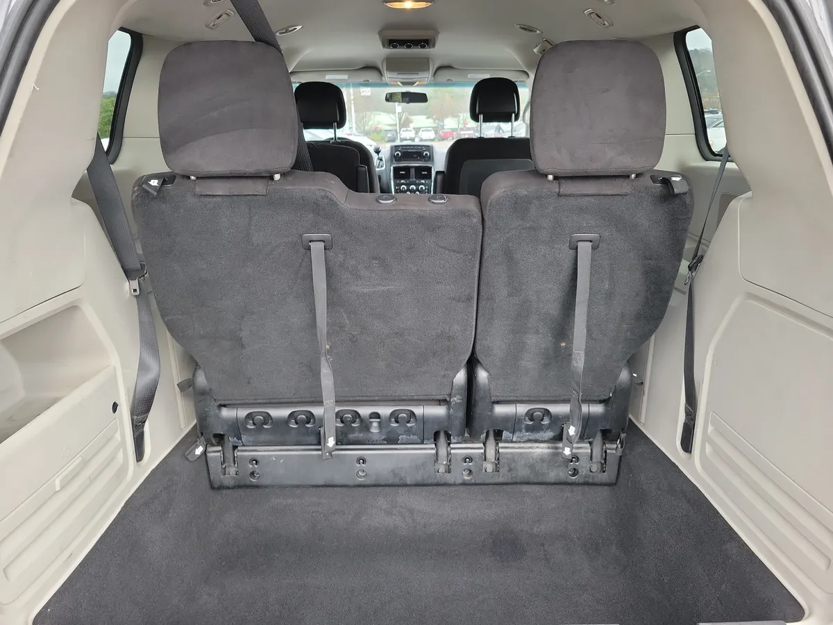 2013 Dodge Grand Caravan SE thumbnail 26