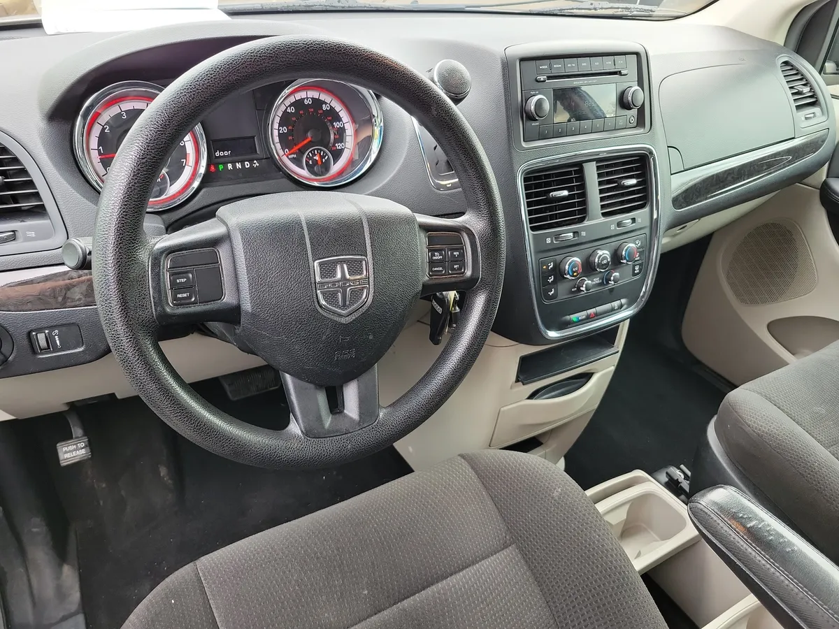 2013 Dodge Grand Caravan SE thumbnail 9