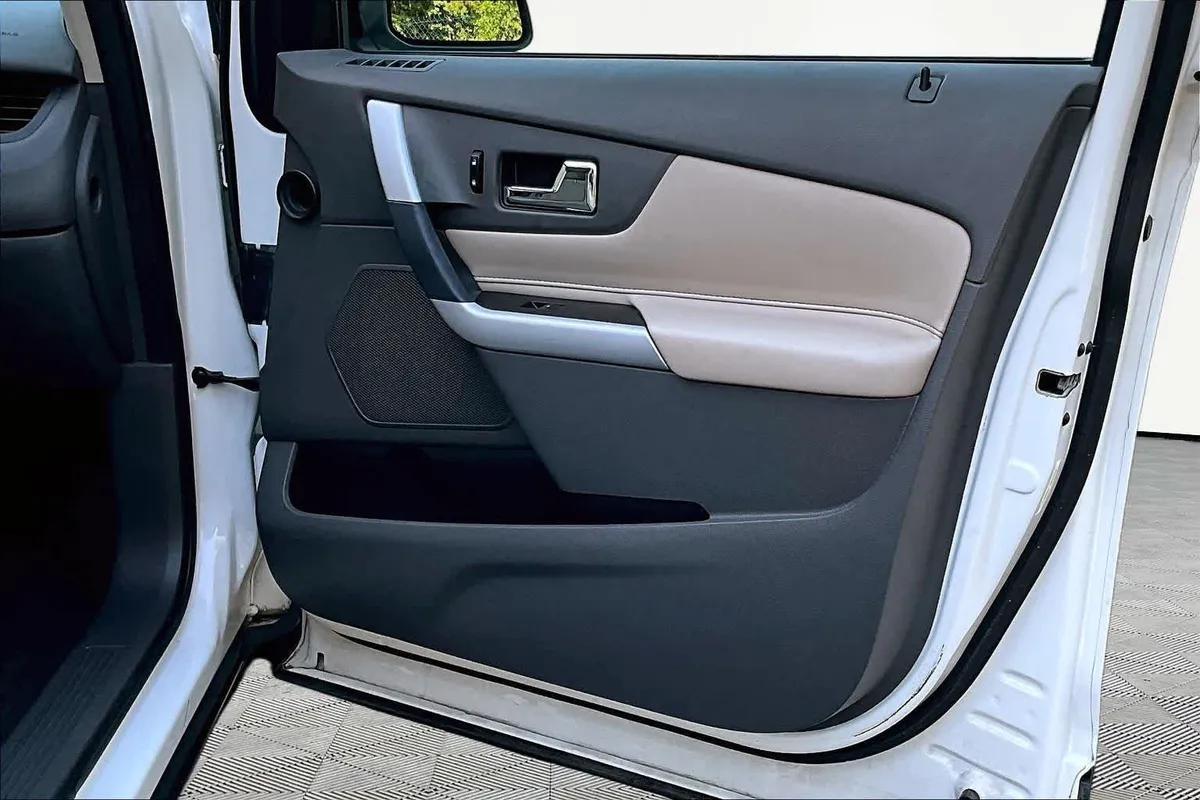 2013 Ford Edge SE thumbnail 23
