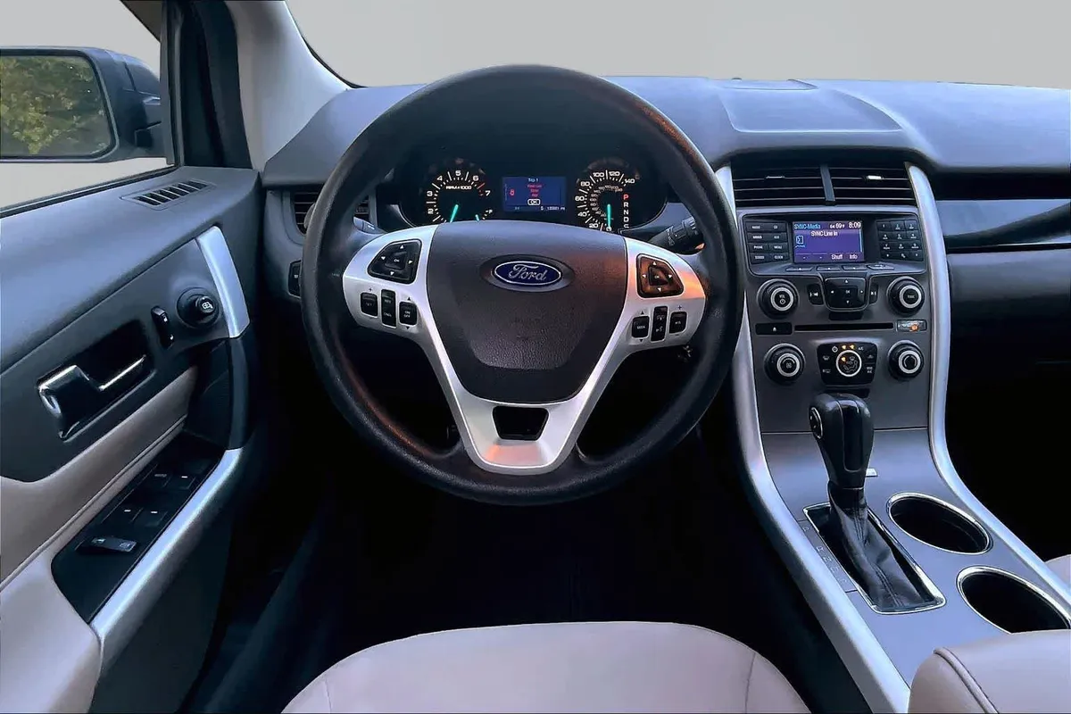 2013 Ford Edge SE thumbnail 6