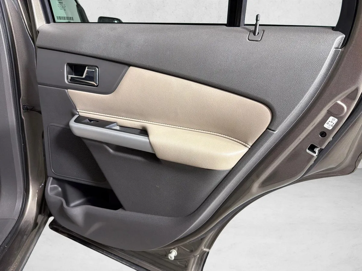 2013 Ford Edge SEL thumbnail 16