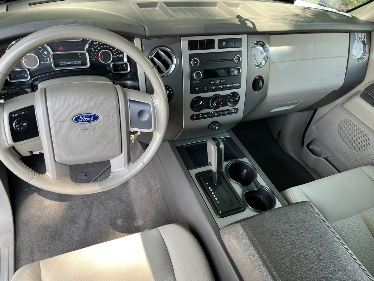 2013 Ford Expedition XL thumbnail 12