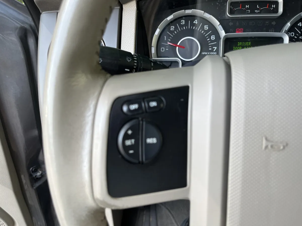 2013 Ford Expedition XL thumbnail 19