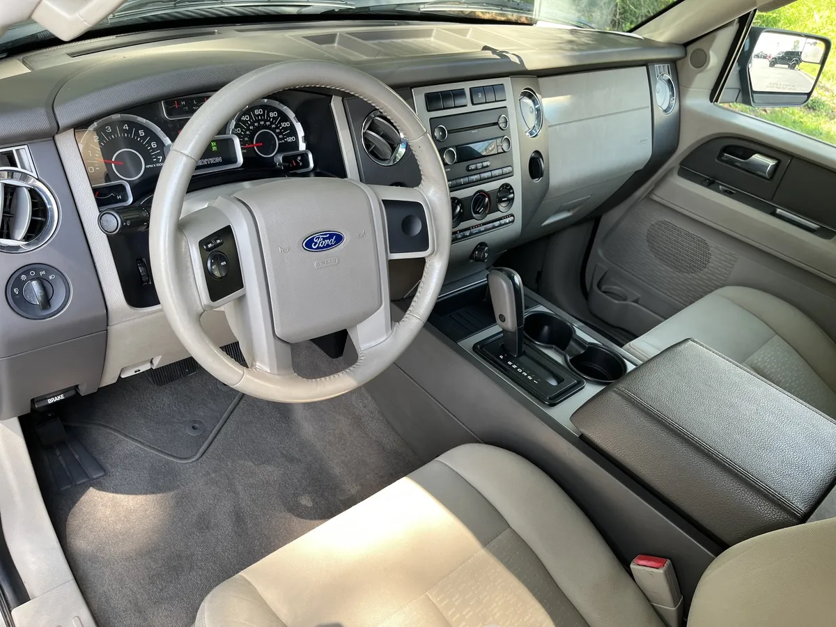 2013 Ford Expedition XL thumbnail 9