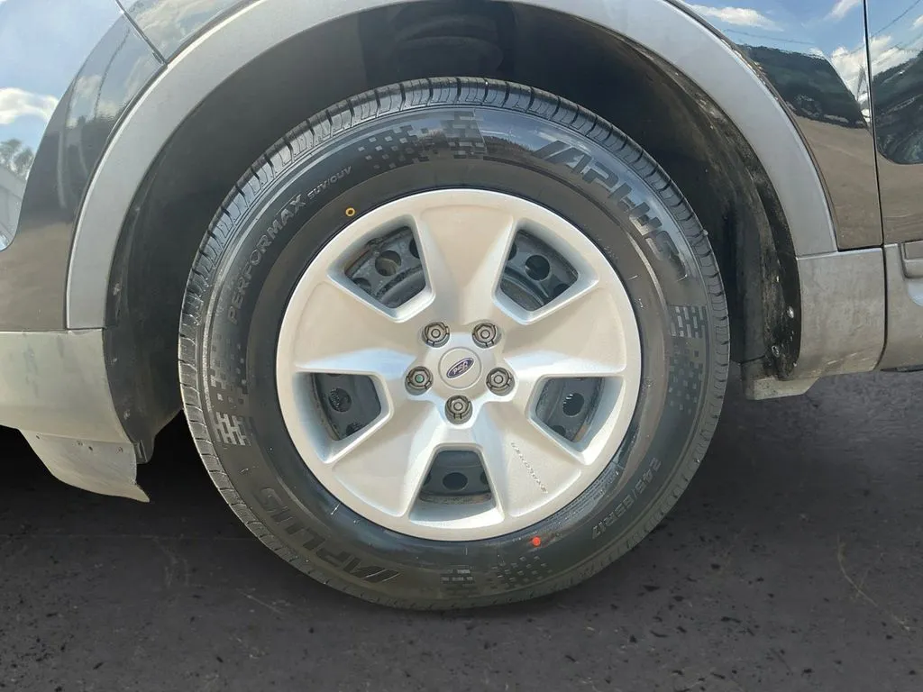 2013 Ford Explorer Base thumbnail 13