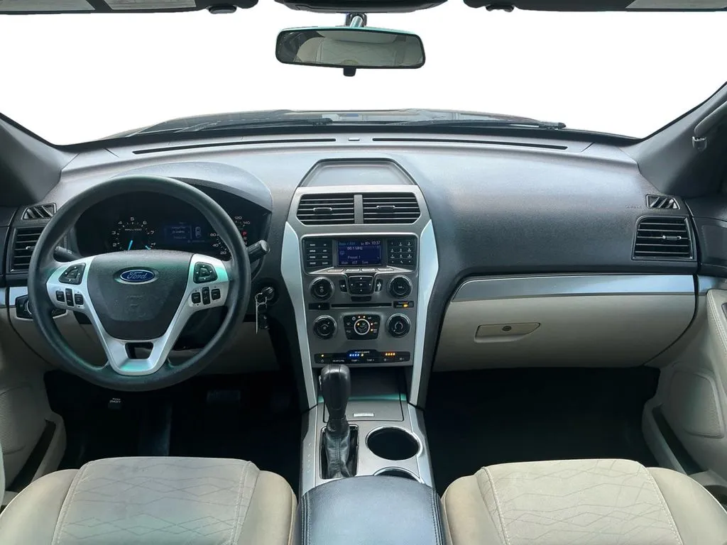 2013 Ford Explorer Base thumbnail 17