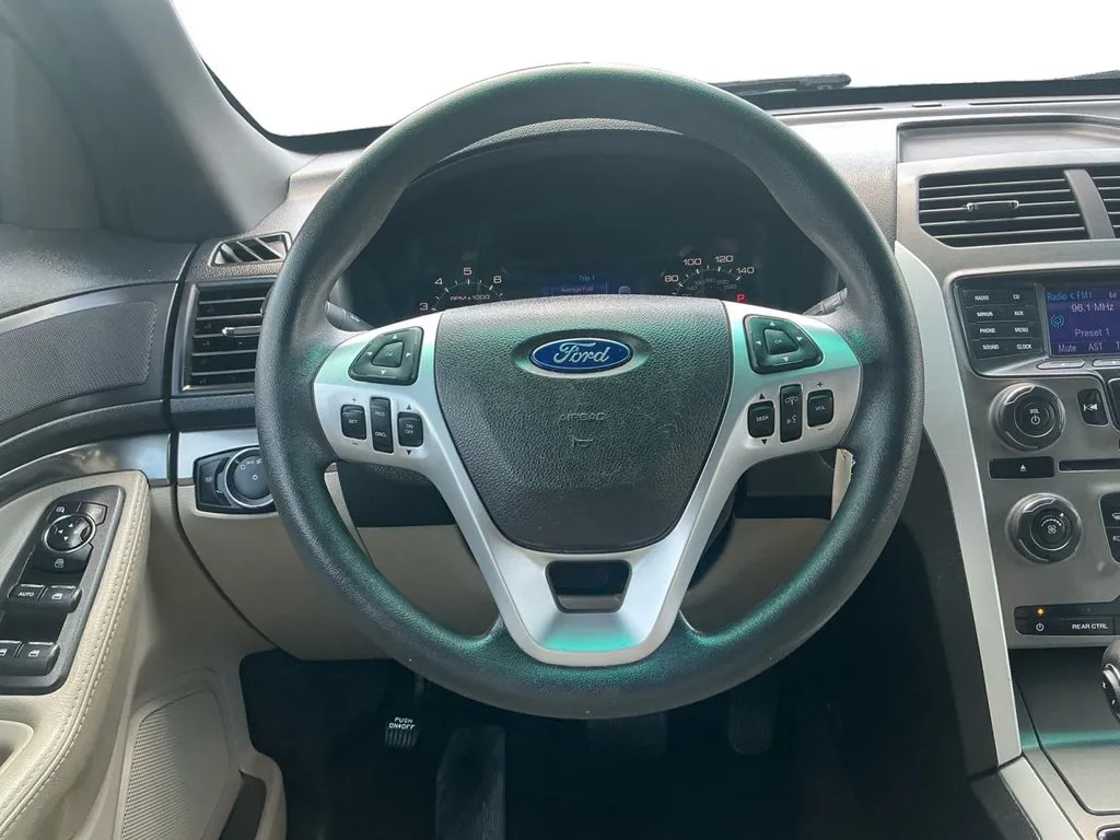 2013 Ford Explorer Base thumbnail 18