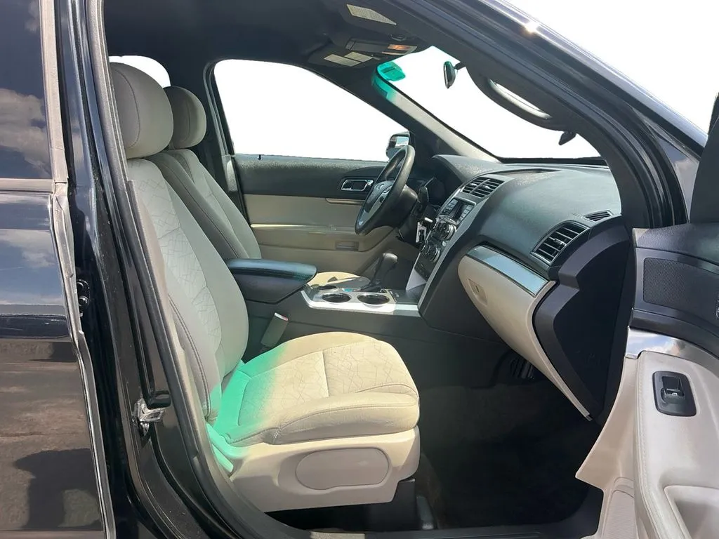 2013 Ford Explorer Base thumbnail 22