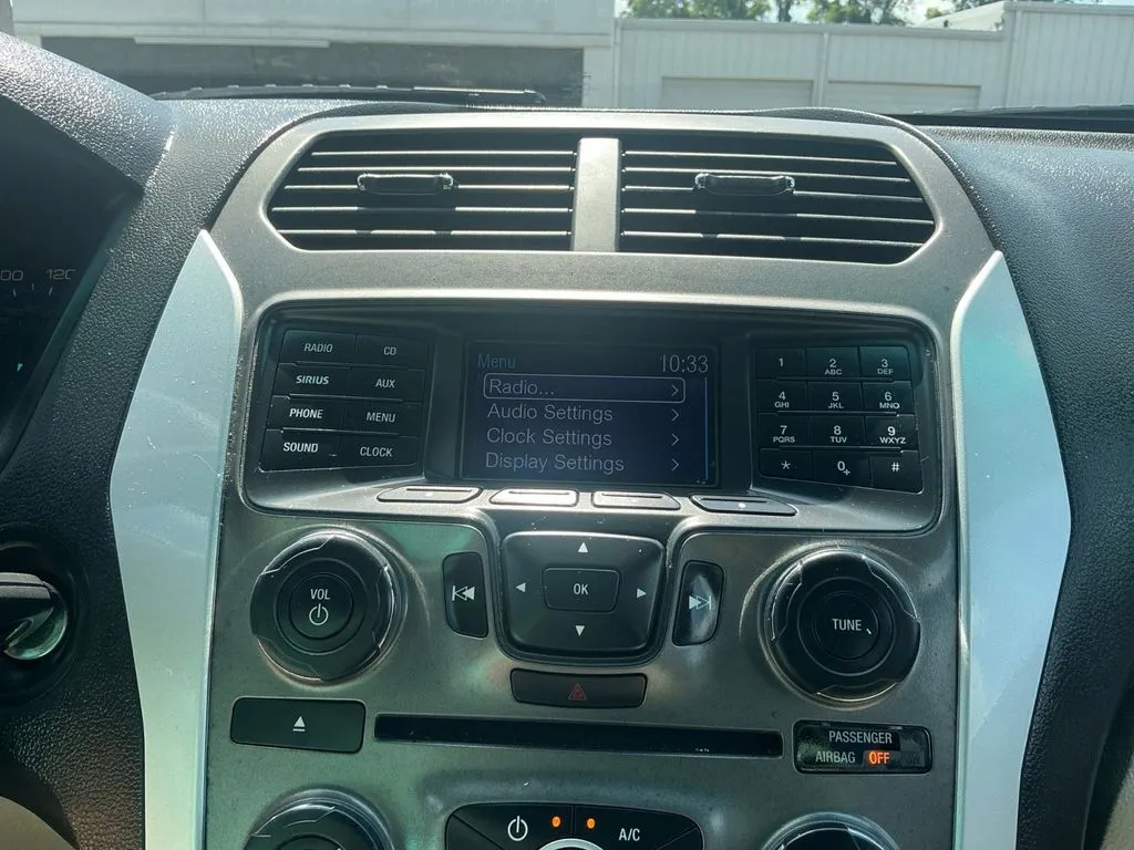 2013 Ford Explorer Base thumbnail 26
