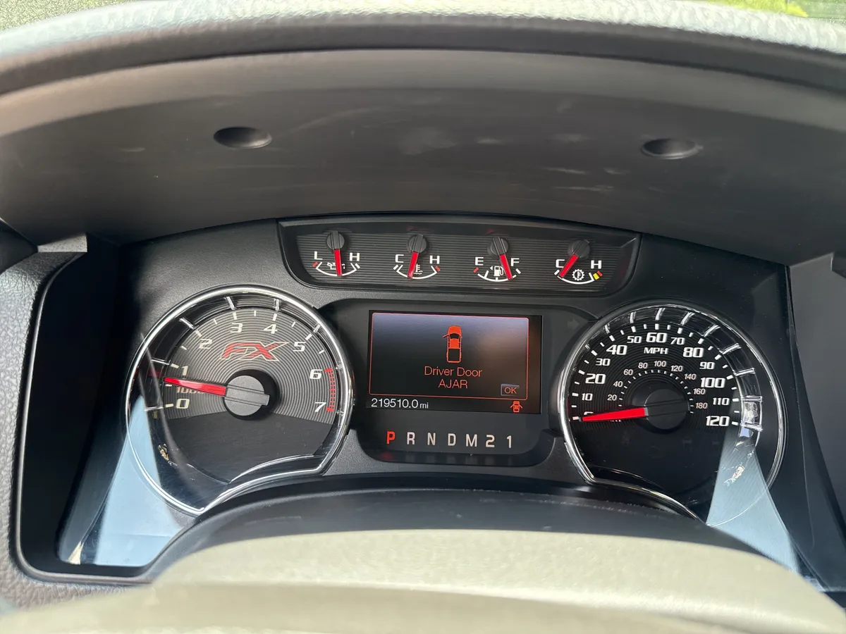 2013 Ford F-150 FX2 thumbnail 26