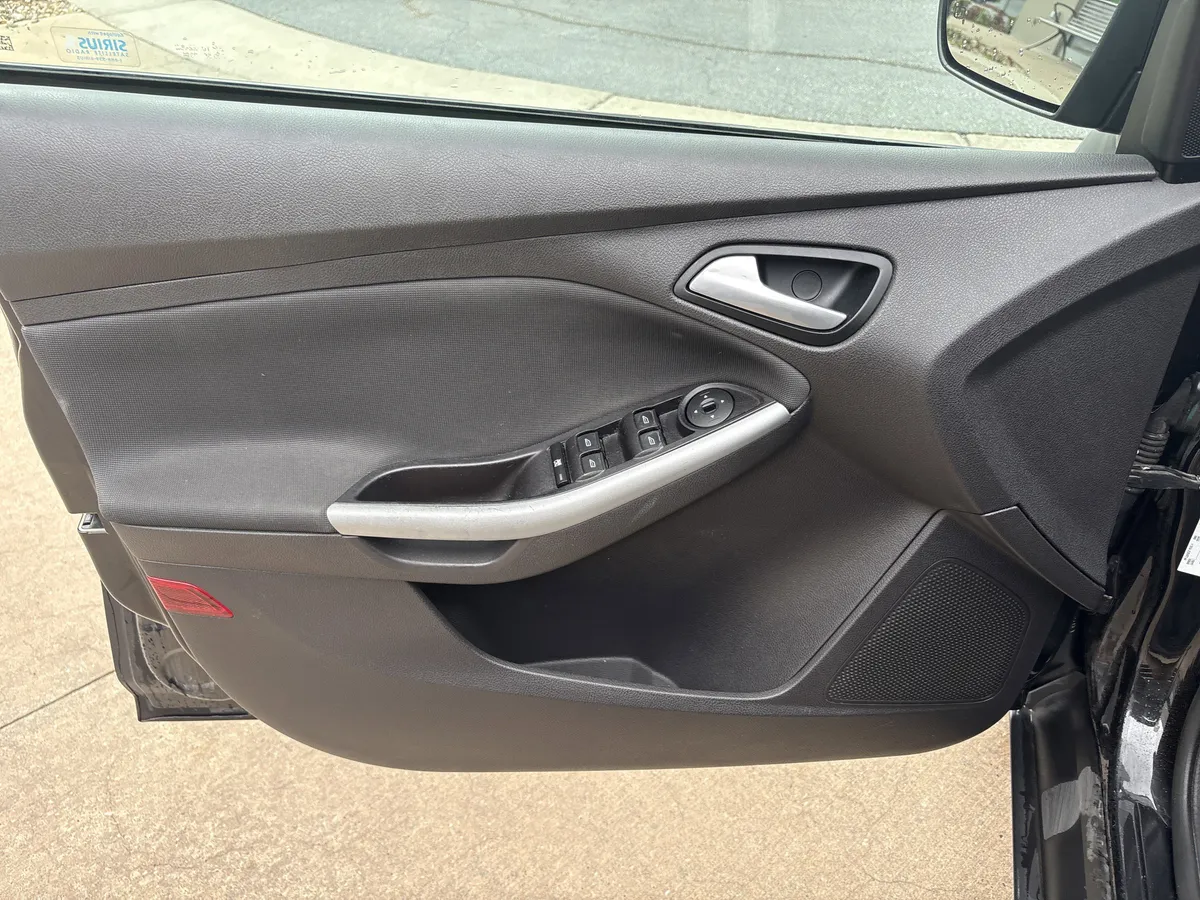 2013 Ford Focus SE thumbnail 13