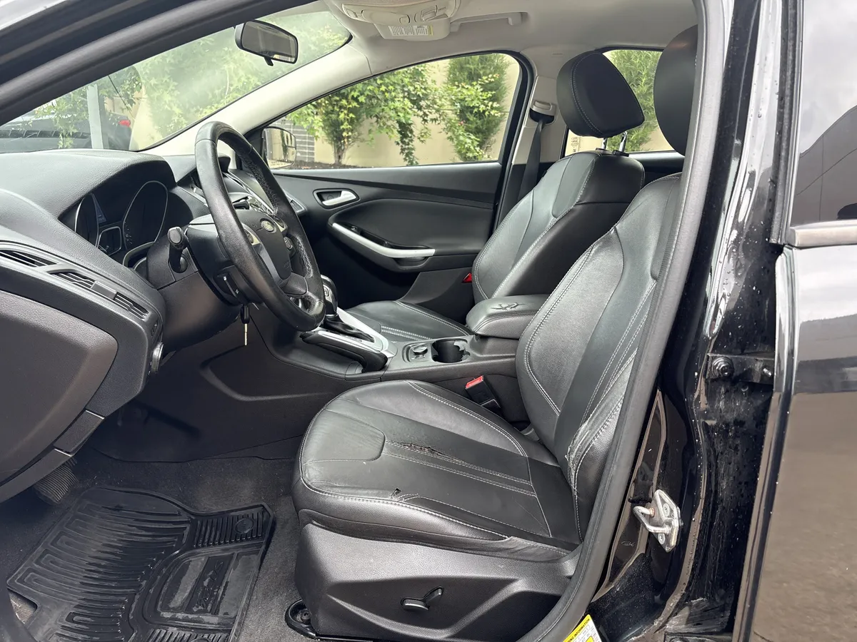 2013 Ford Focus SE thumbnail 15