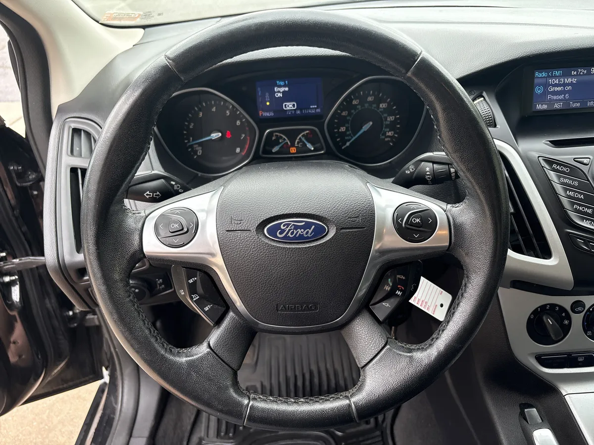2013 Ford Focus SE thumbnail 17
