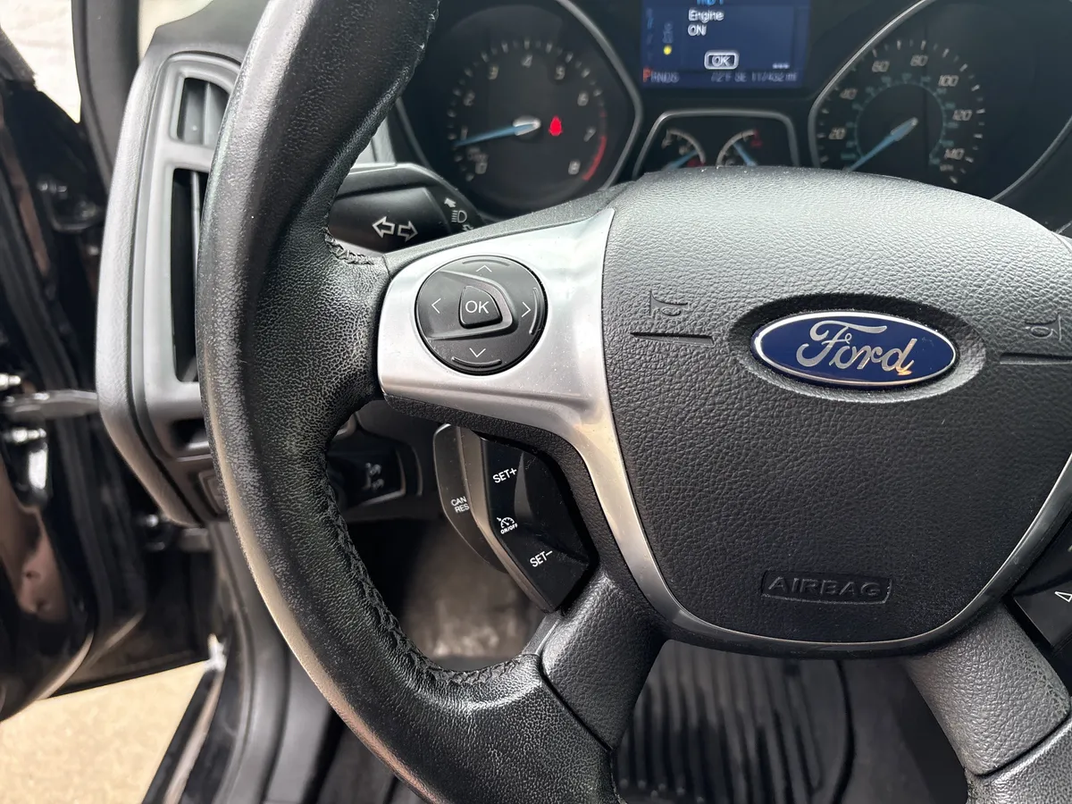 2013 Ford Focus SE thumbnail 18