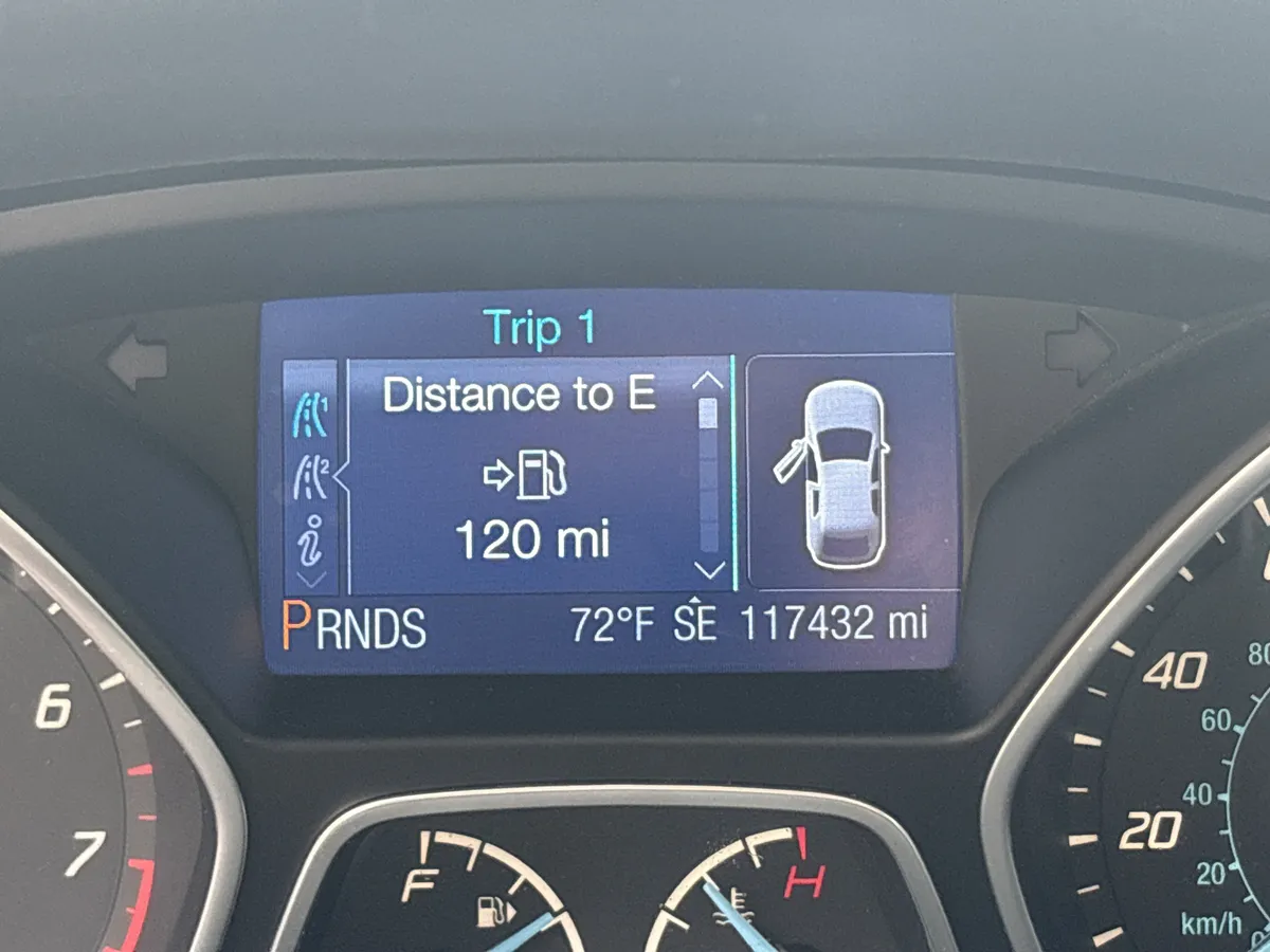 2013 Ford Focus SE thumbnail 21