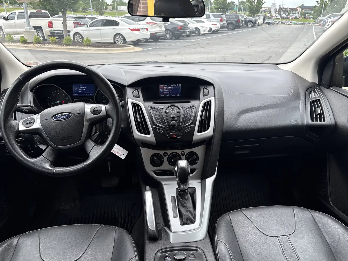 2013 Ford Focus SE thumbnail 24