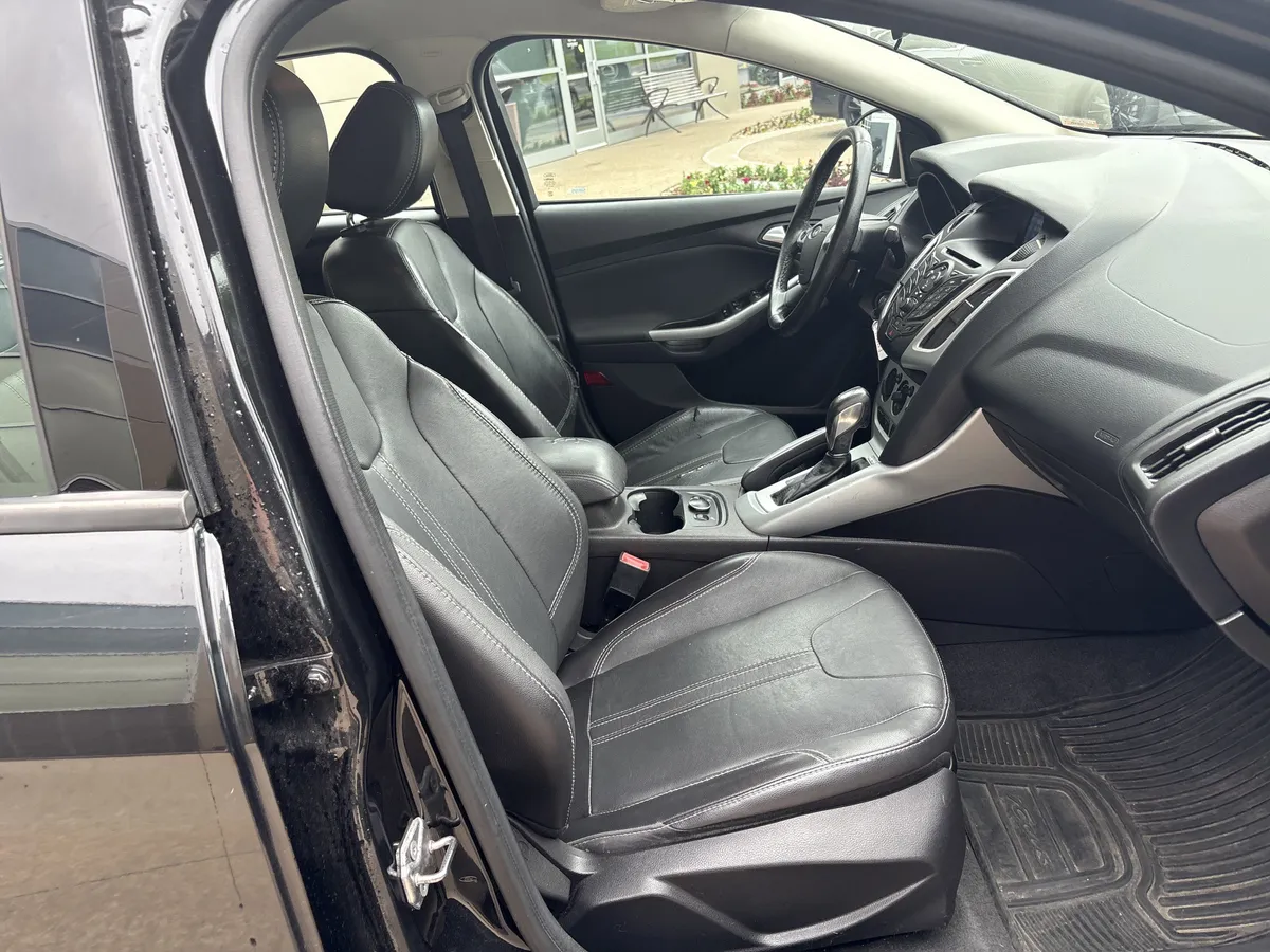 2013 Ford Focus SE thumbnail 29