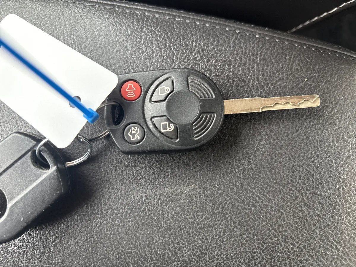 2013 Ford Focus SE thumbnail 32