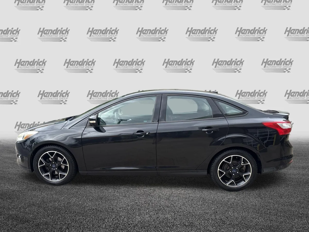 2013 Ford Focus SE thumbnail 4