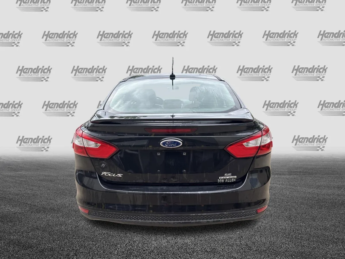 2013 Ford Focus SE thumbnail 6