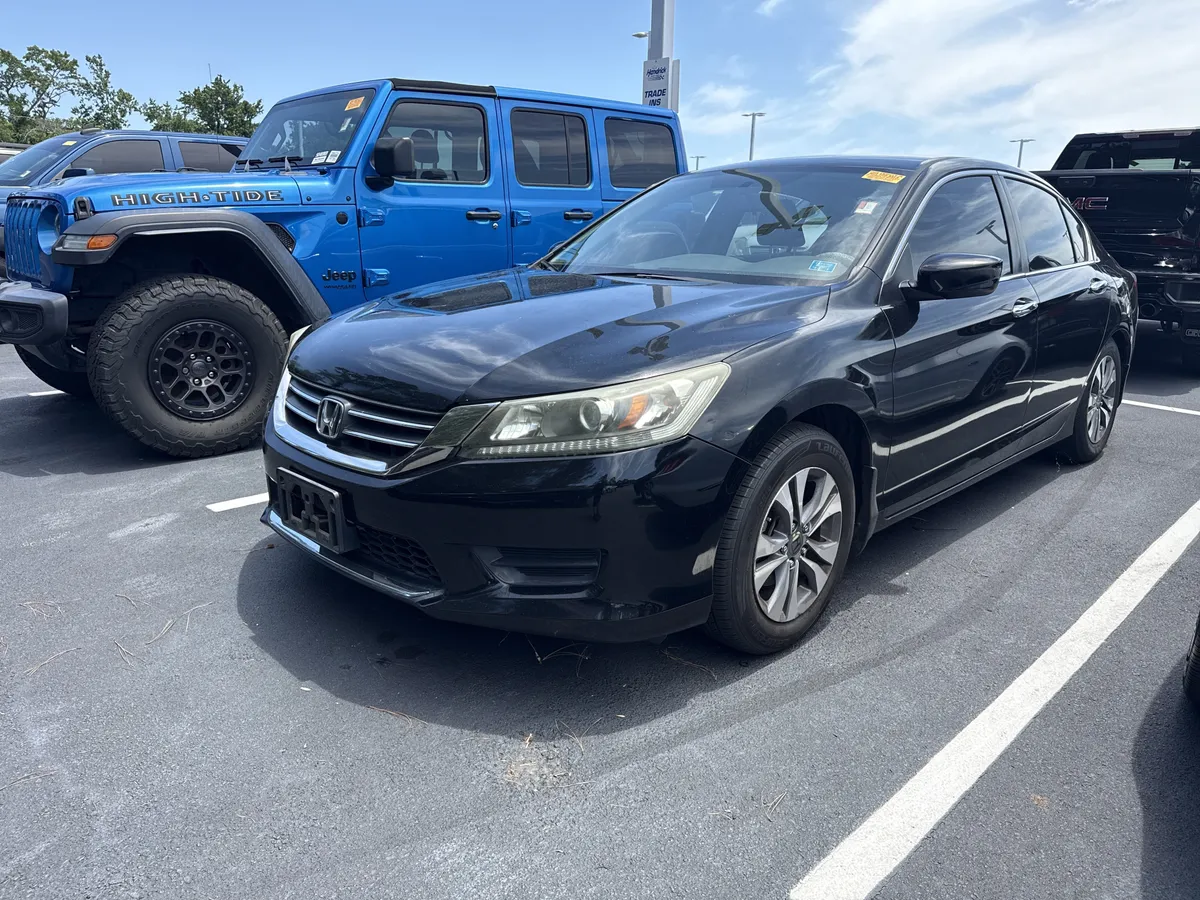 2013 Honda Accord LX thumbnail 4