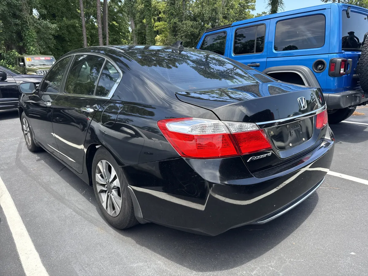 2013 Honda Accord LX thumbnail 6