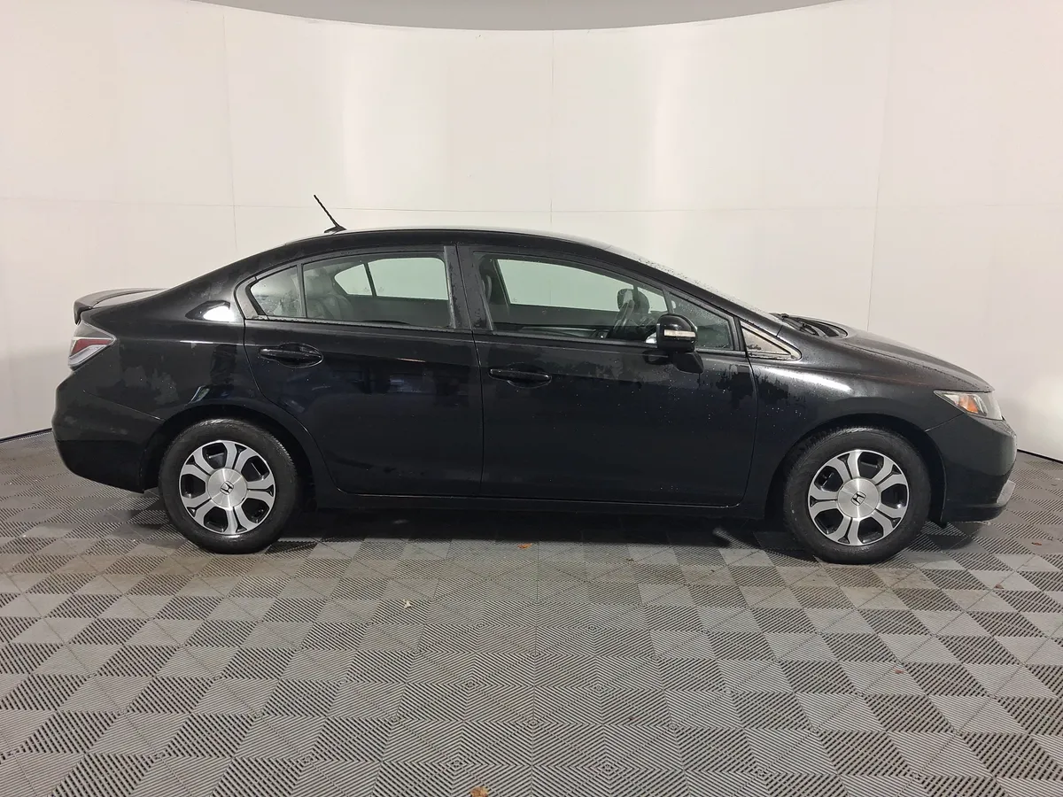 2013 Honda Civic Hybrid thumbnail 10