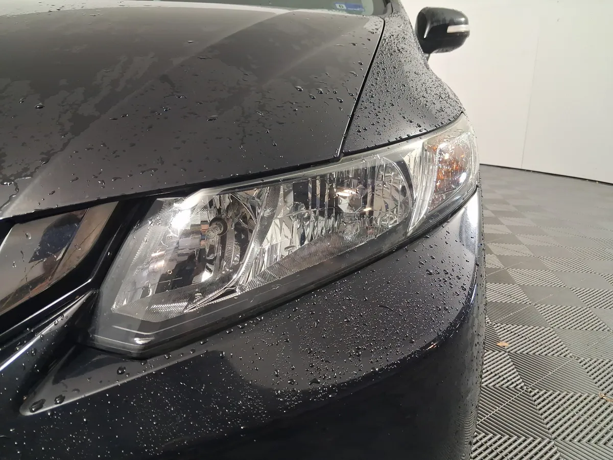 2013 Honda Civic Hybrid thumbnail 5
