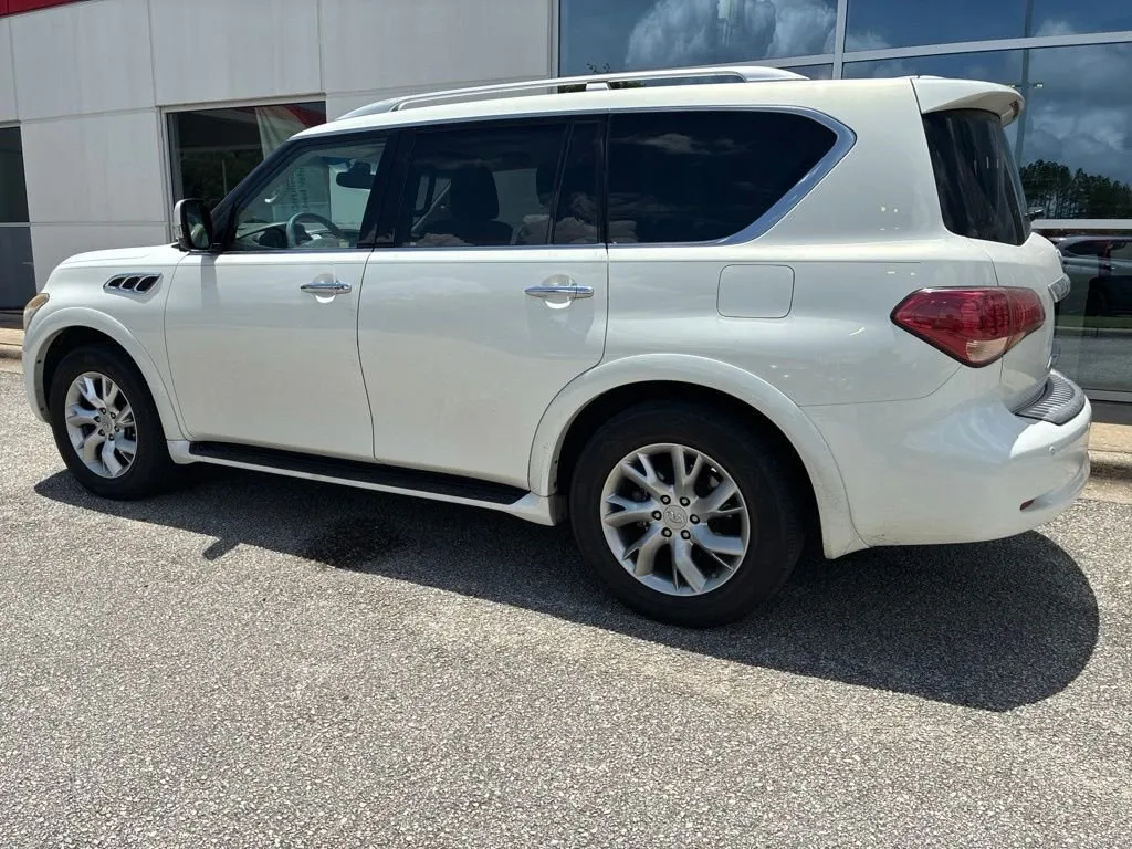 2013 INFINITI QX56 Base thumbnail 2