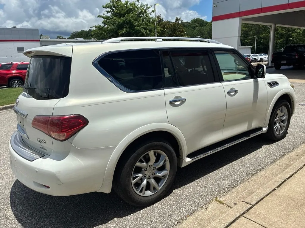 2013 INFINITI QX56 Base thumbnail 3