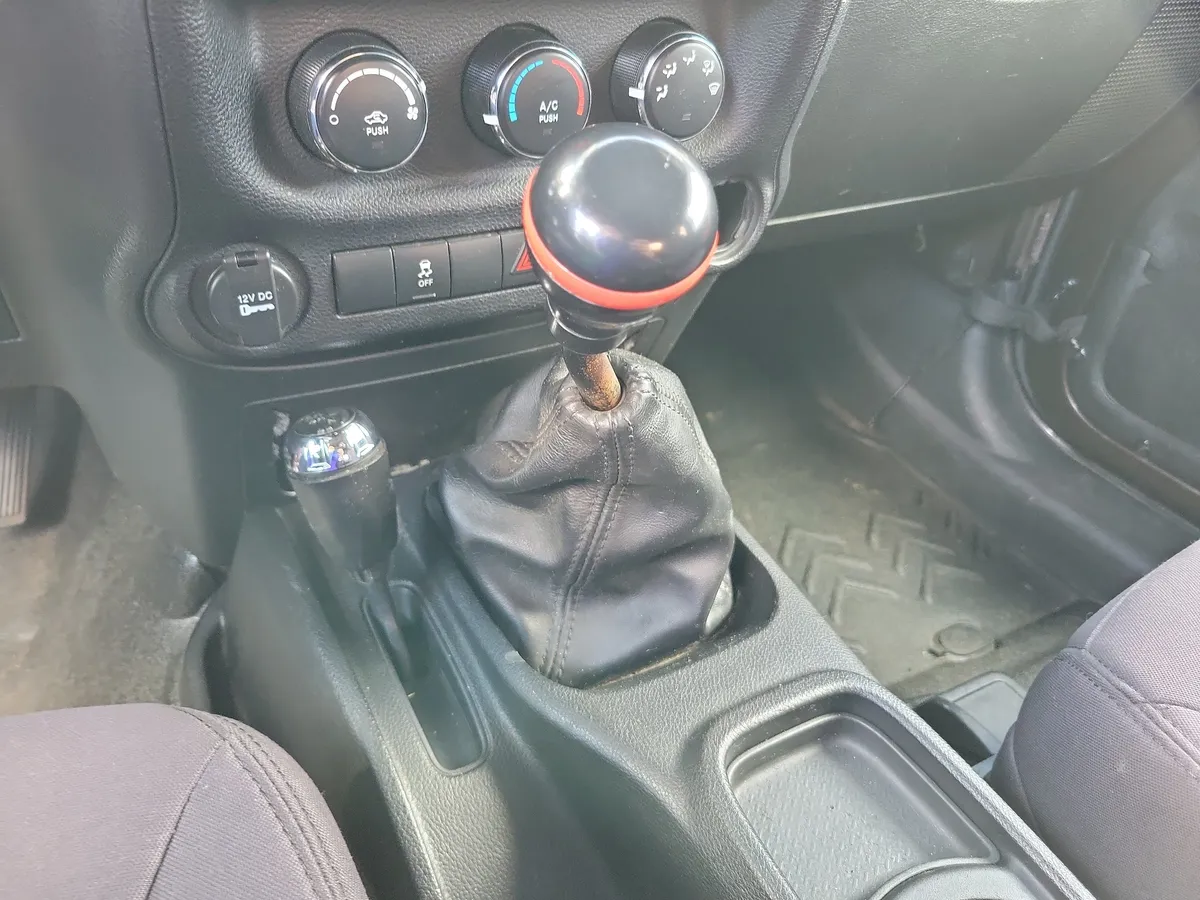 2013 Jeep Wrangler Sport thumbnail 13