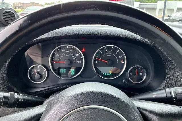 2013 Jeep Wrangler Sport thumbnail 12