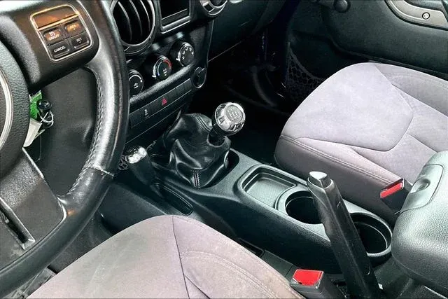 2013 Jeep Wrangler Sport thumbnail 14