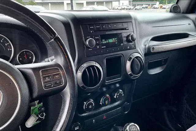 2013 Jeep Wrangler Sport thumbnail 9