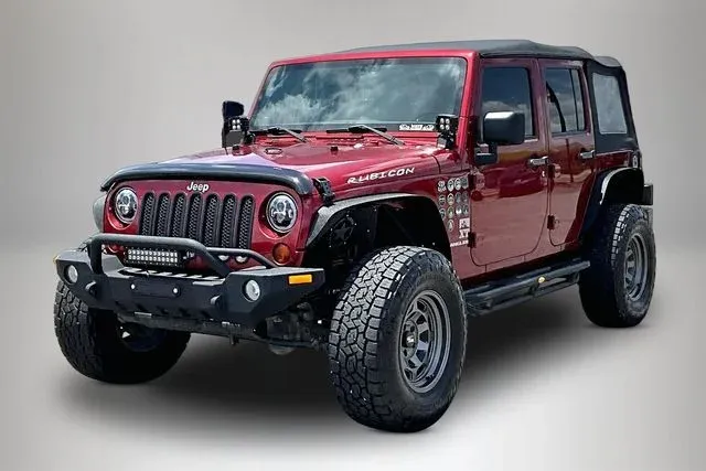 2013 Jeep Wrangler Unlimited Rubicon thumbnail 2