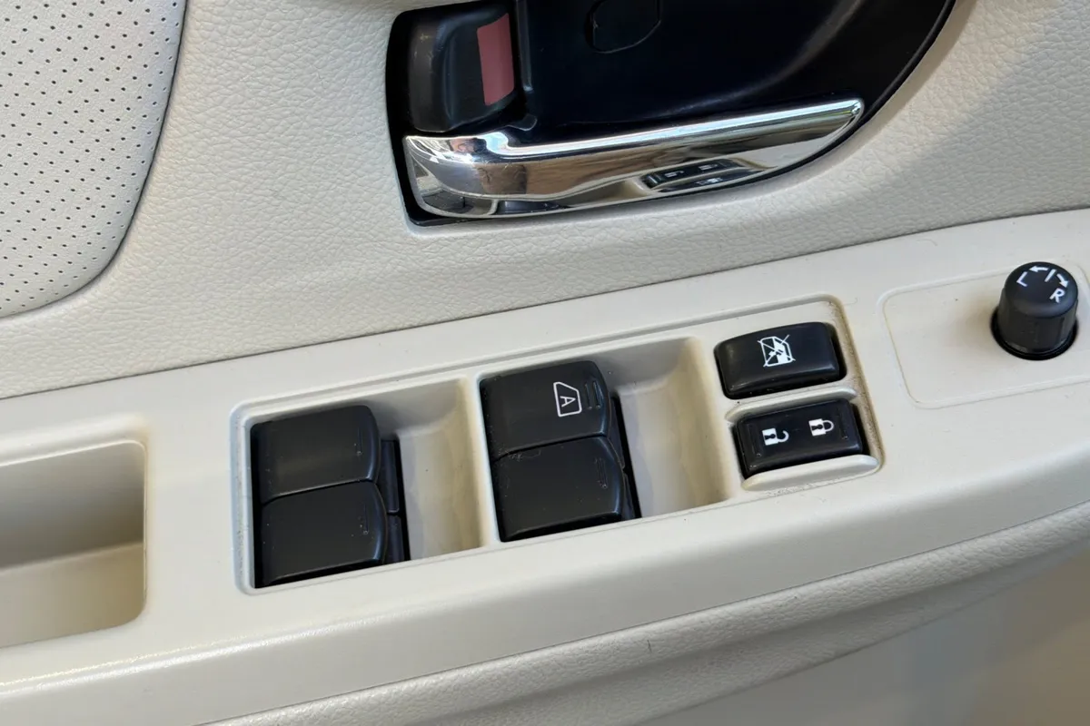 2013 Subaru XV Crosstrek Limited thumbnail 12