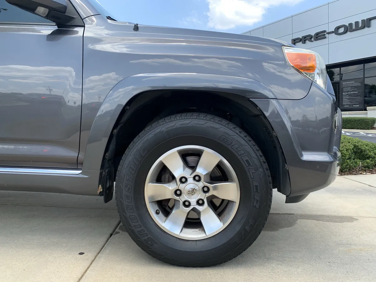 2013 Toyota 4Runner SR5 thumbnail 12