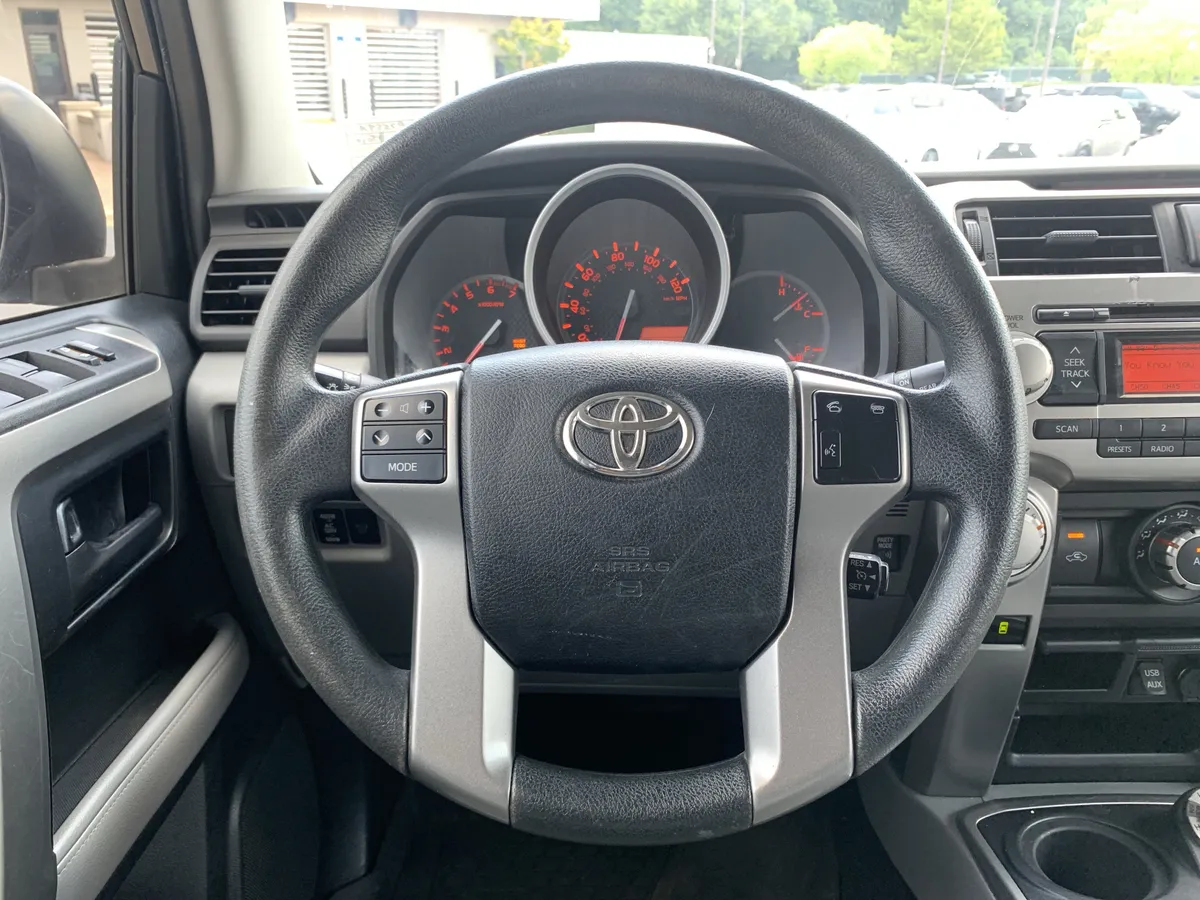 2013 Toyota 4Runner SR5 thumbnail 16