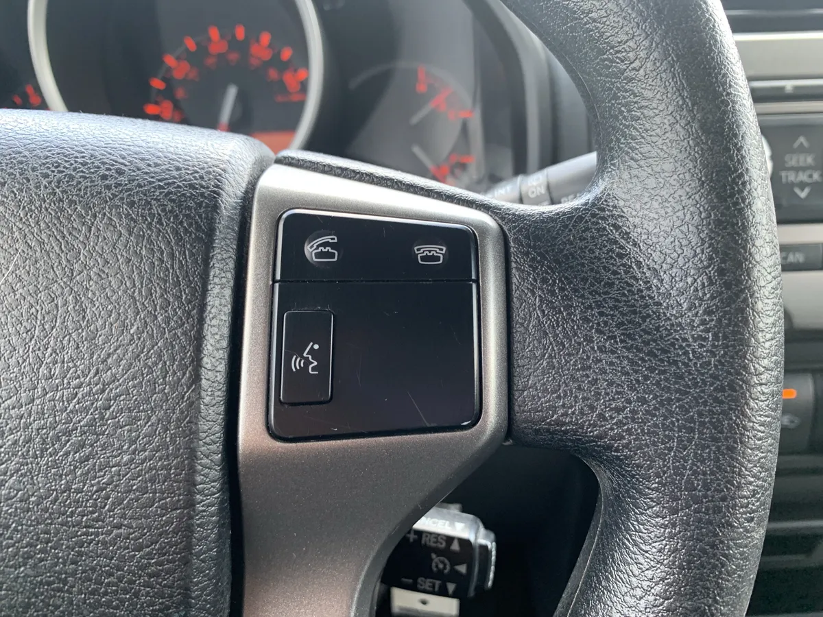 2013 Toyota 4Runner SR5 thumbnail 18