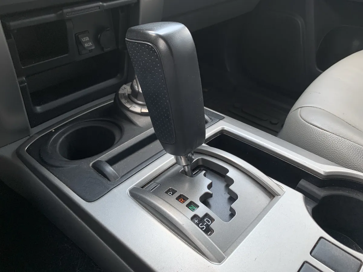 2013 Toyota 4Runner SR5 thumbnail 24