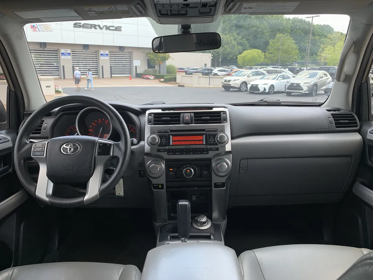 2013 Toyota 4Runner SR5 thumbnail 28
