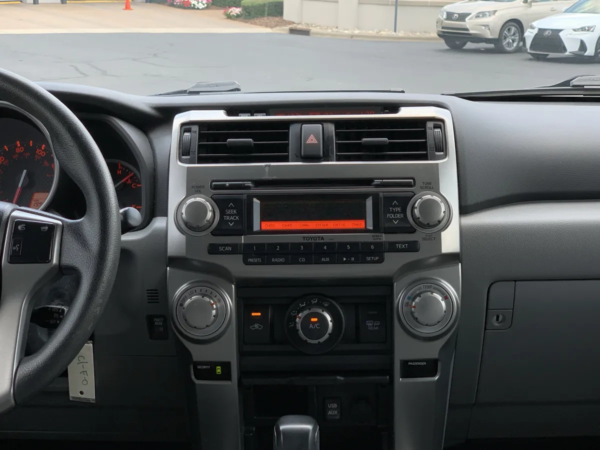 2013 Toyota 4Runner SR5 thumbnail 29