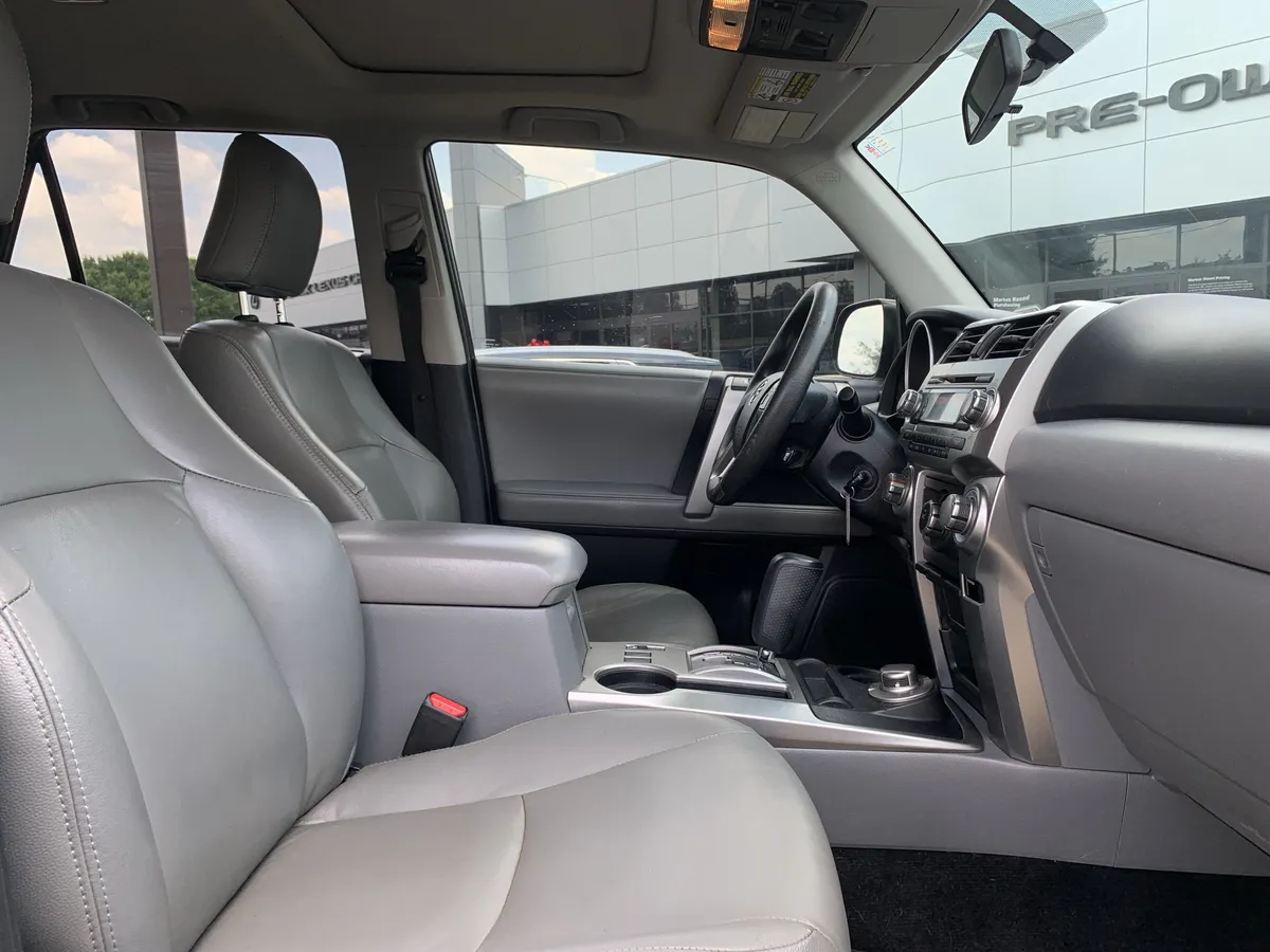 2013 Toyota 4Runner SR5 thumbnail 33
