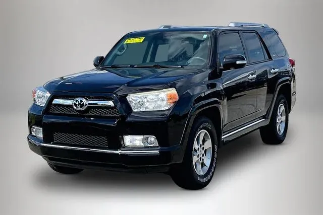 2013 Toyota 4Runner SR5 thumbnail 2