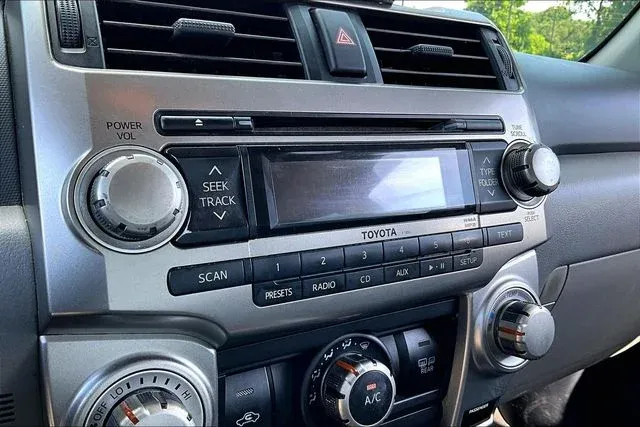 2013 Toyota 4Runner SR5 thumbnail 21
