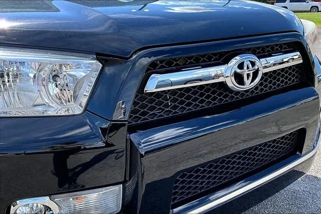 2013 Toyota 4Runner SR5 thumbnail 27