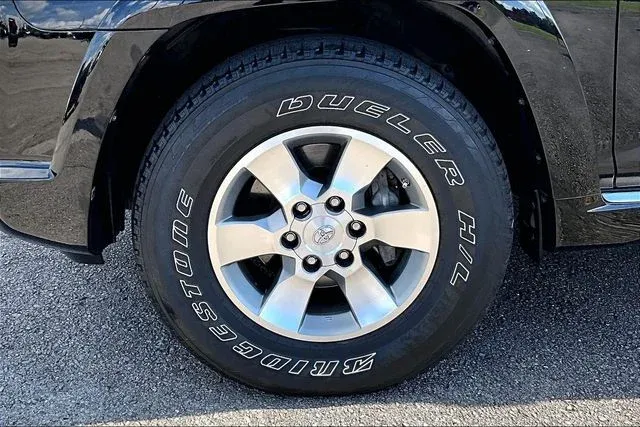 2013 Toyota 4Runner SR5 thumbnail 28
