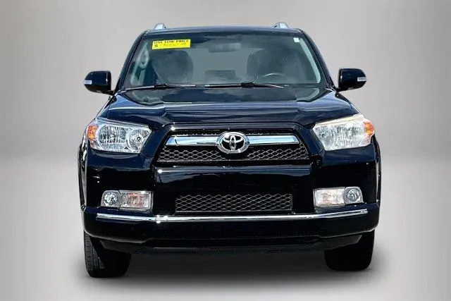 2013 Toyota 4Runner SR5 thumbnail 3