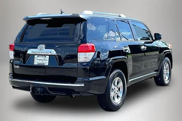 2013 Toyota 4Runner SR5 thumbnail 5